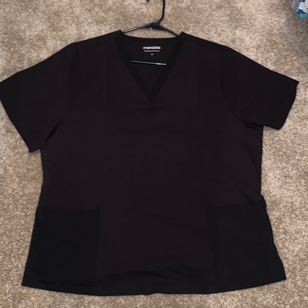 BRAND NEW Mandala Two Pocket Scrub top